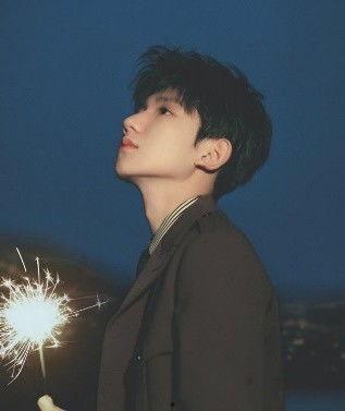 娱乐吃瓜的男歌手,揭秘男歌手的娱乐八卦生活